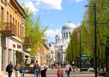 DIDYSIS PASIVAIKŠČIOJIMAS PO KAUNĄ