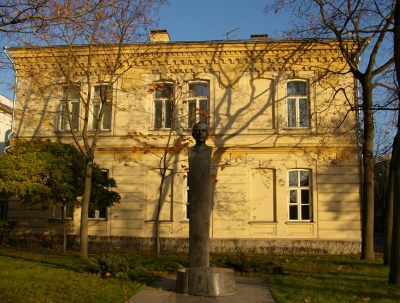 Ekskursija po Kauno naujamiestį ,,Laikinosios sostinės ženklai“
