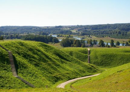 The Ring of Lithuanian Capitals : Kaunas – Kernavė – Trakai – Vilnius – Kaunas